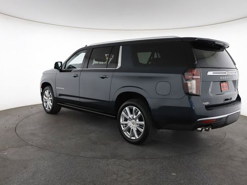Used 2022 Chevrolet Suburban High Country AWD/4WD image 9