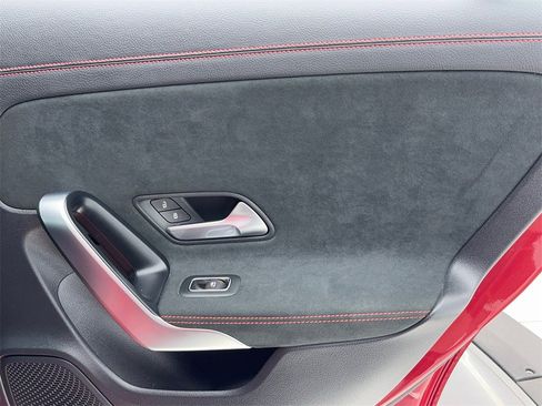 Used 2022 Mercedes-Benz CLA 250 4MATIC image 48