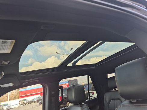 Used 2023 Ford Expedition Max Platinum image 9