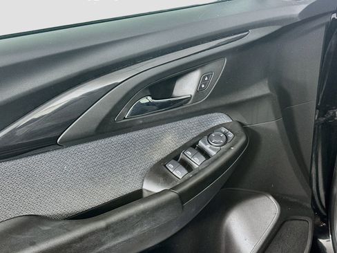 Used 2023 Chevrolet TrailBlazer LT FWD image 15