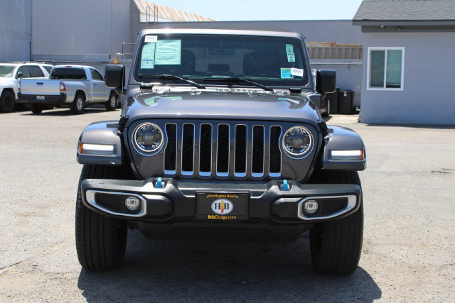 Used 2023 Jeep Wrangler Unlimited Sahara w/ Cold Weather Group AWD/4WD image 2