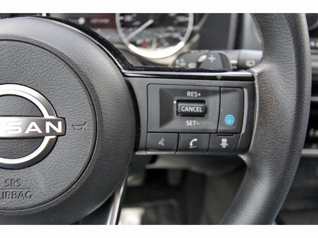 Used 2022 Nissan Rogue SV FWD image 12