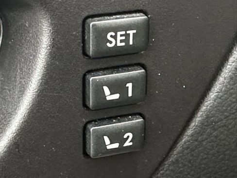 Used 2017 Subaru Legacy 3.6R Limited image 8