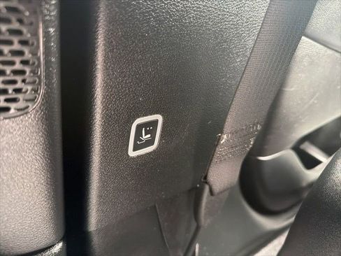 Used 2019 Chrysler Pacifica Touring-L Plus w/ Advanced Safetytec Group FWD image 24