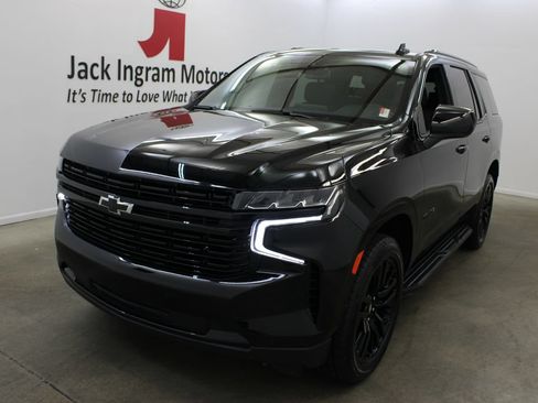 Used 2023 Chevrolet Tahoe RST RWD image 2