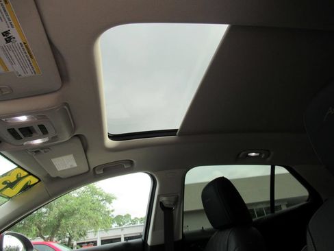 Used 2023 Buick Envision Avenir FWD image 17
