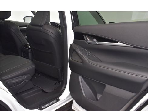 Certified 2025 INFINITI QX60 Pure image 17