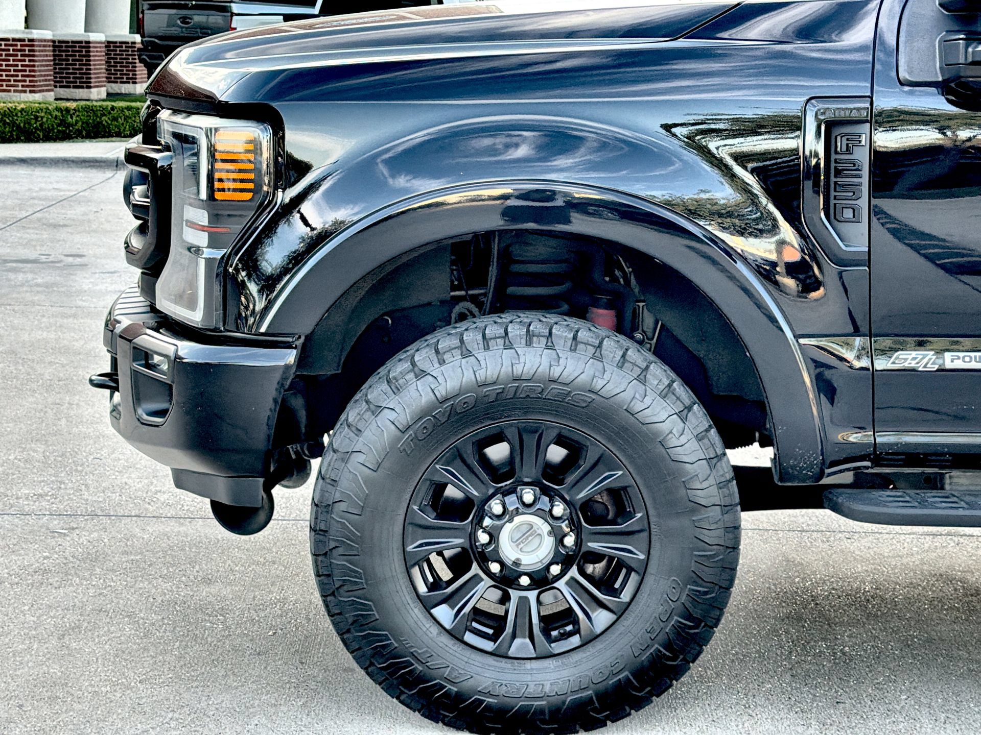 Used 2022 Ford F250 Lariat w/ Tremor Off-Road Package AWD/4WD image 10