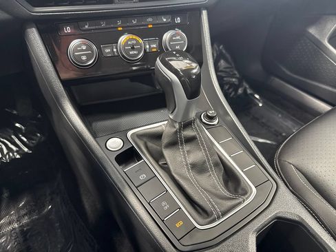 Used 2024 Volkswagen Jetta SE FWD image 18