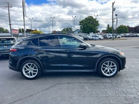 Used 2019 Alfa Romeo Stelvio Ti Sport w/ Quick Order Package 22S Sport AWD/4WD image 8