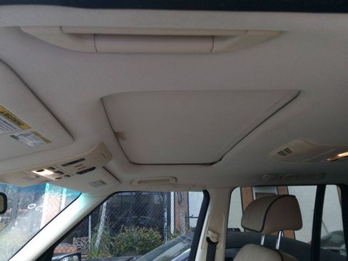 Used 2005 Land Rover Range Rover HSE AWD/4WD image 10