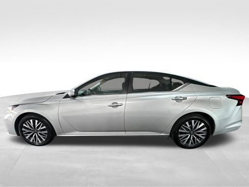 Used 2023 Nissan Altima 2.5 SV FWD image 8