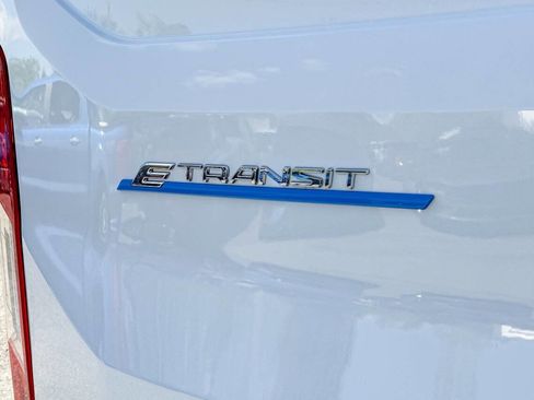 Used 2023 Ford E-Transit Medium Roof RWD image 16