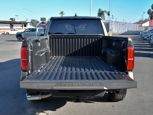 Used 2024 Toyota Tacoma TRD Sport image 41