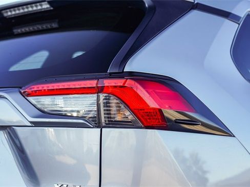 Used 2021 Toyota RAV4 XLE image 11