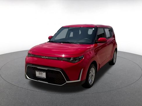 Used 2025 Kia Soul LX w/ LX Technology Package FWD image 14