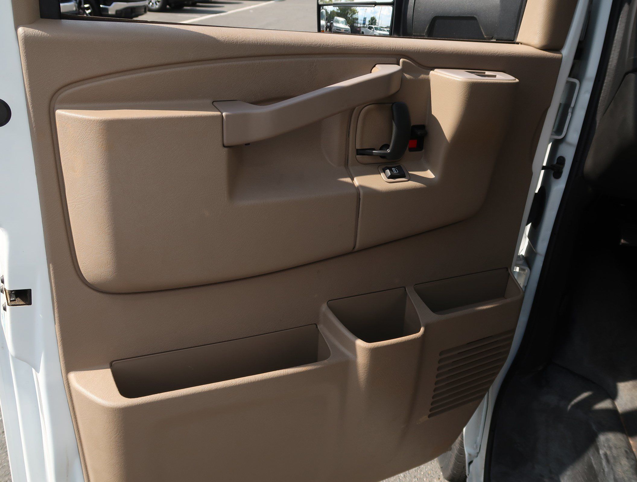 Used 2023 Chevrolet Express 3500 w/ Power Convenience Package RWD image 22