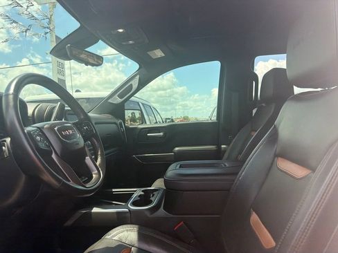 Used 2020 GMC Sierra 1500 AT4 w/ AT4 Premium Package AWD/4WD image 8