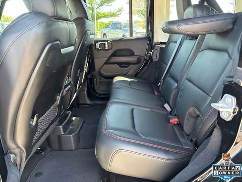 Used 2025 Jeep Wrangler Unlimited Rubicon AWD/4WD image 37