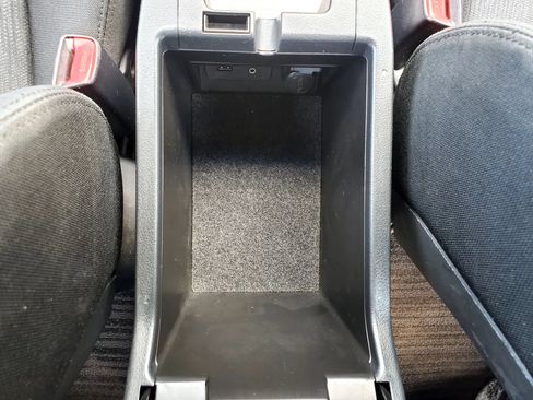 Used 2013 Subaru Legacy 2.5i Premium w/ All-Weather Pkg AWD/4WD image 37