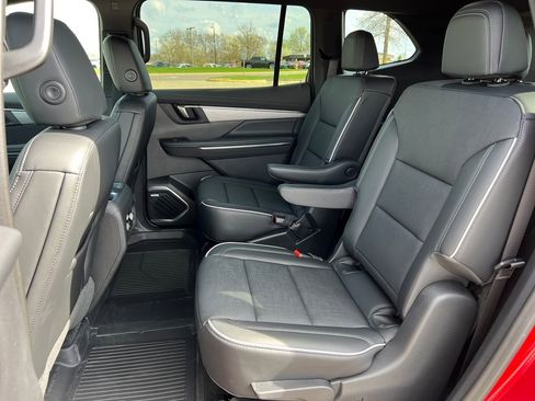 New 2026 Buick Enclave Preferred w/ Power Package image 5