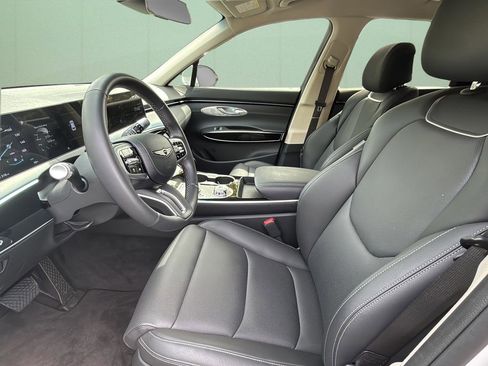 Certified 2026 Genesis GV70 2.5T AWD/4WD image 14