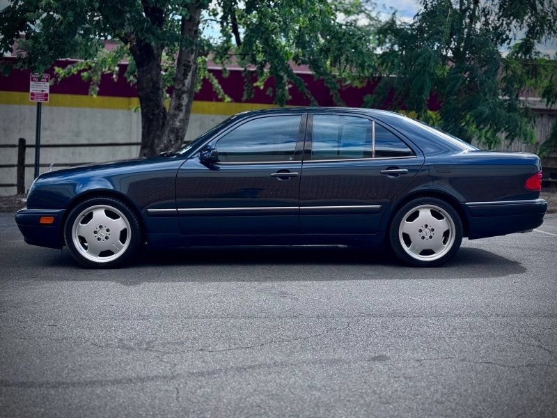 Used 1999 Mercedes-Benz E 55 AMG Sedan image 4
