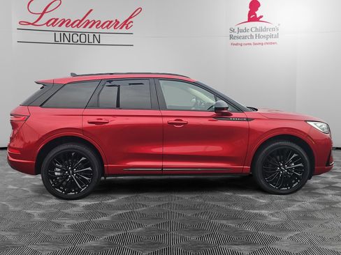 Certified 2024 Lincoln Corsair Reserve w/ Jet Appearance Package image 6