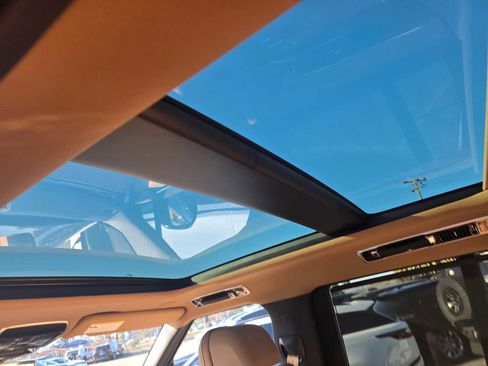 New 2026 Land Rover Range Rover SE image 21