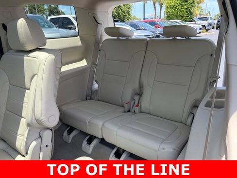 Used 2022 GMC Acadia Denali w/ Denali Ultimate Package FWD image 16