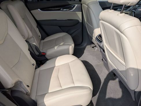 Used 2020 Cadillac XT6 Premium Luxury AWD/4WD image 36