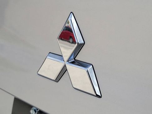 New 2026 Mitsubishi Outlander SE image 8