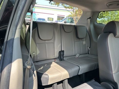 Used 2017 Kia Sedona LX w/ LX Essentials Premium Package image 13