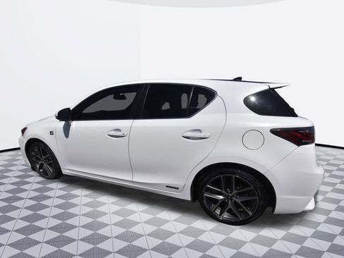 Used 2015 Lexus CT 200h w/ F Sport w/Nuluxe Interior FWD image 3