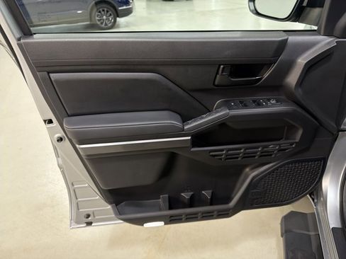 Used 2024 Toyota Tacoma SR5 AWD/4WD image 27