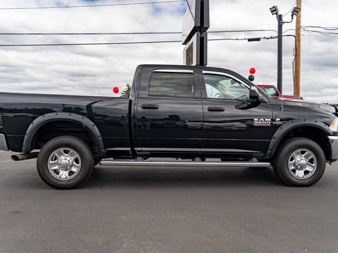 Used 2016 RAM 3500 Tradesman w/ Chrome Appearance Group AWD/4WD image 9