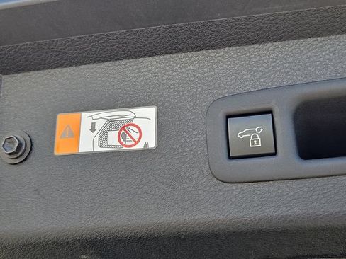 Used 2025 Toyota Sienna XLE Woodland Edition AWD/4WD image 29