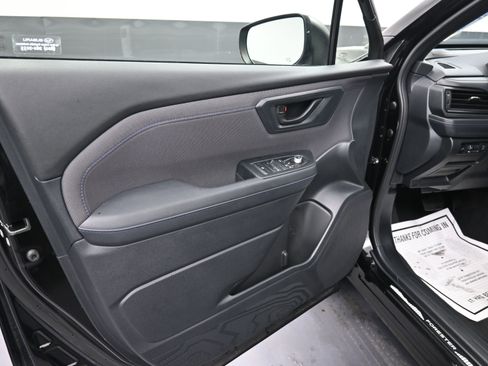 Used 2025 Subaru Forester Premium image 16