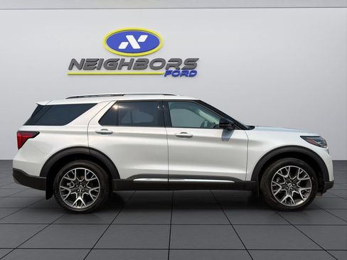 Used 2025 Ford Explorer Platinum w/ Ultimate Package AWD/4WD image 7