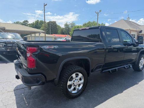 Used 2022 Chevrolet Silverado 2500 Custom w/ Custom Value Package AWD/4WD image 5