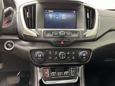 Used 2020 GMC Terrain SLE w/ Driver Convenience Package AWD/4WD image 16
