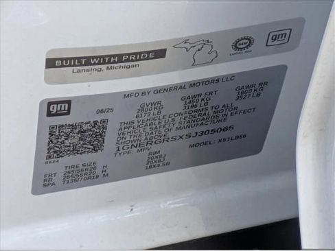 Used 2025 Chevrolet Traverse LT w/ Midnight/Sport Edition image 15