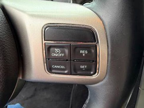Used 2013 Jeep Grand Cherokee Laredo AWD/4WD image 23