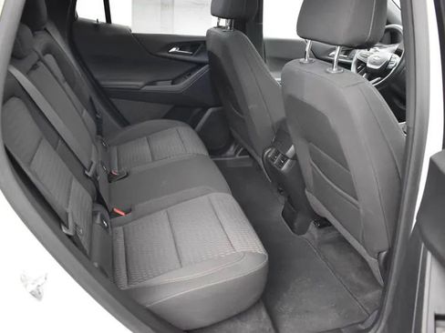 Used 2025 Chevrolet Equinox LT FWD image 17
