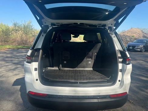 Used 2023 Jeep Grand Cherokee L Laredo AWD/4WD image 26