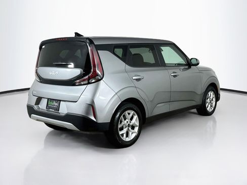 Used 2024 Kia Soul LX w/ Option Group 015 FWD image 9