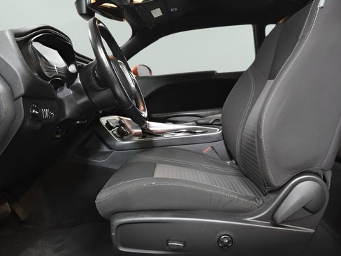 Used 2021 Dodge Challenger SXT image 14