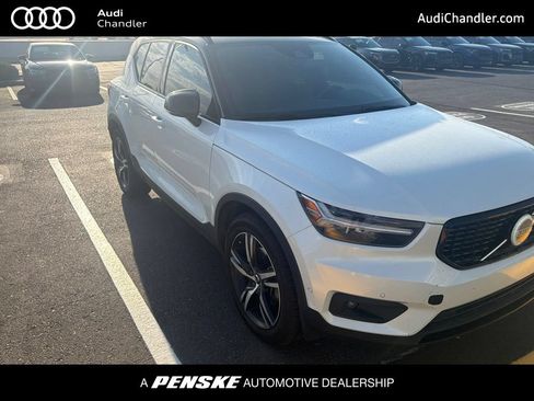 Used 2019 Volvo XC40 T5 R-Design AWD/4WD image 1