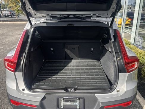 Used 2023 Volvo XC40 B5 Plus w/ Driver Assist Package image 6