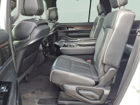 Used 2023 Jeep Grand Wagoneer Series II AWD/4WD image 22